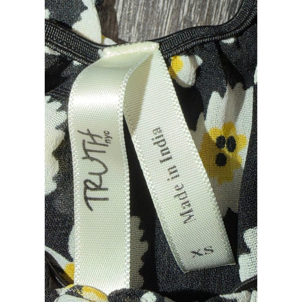 Truth NYC Womens XS Black Daisy Floral Smocked Waist Sheer Chiffon Blouse Top - Picture 2 of 5